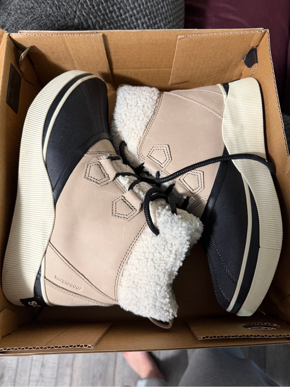 Sorel out and about winter boots size 10